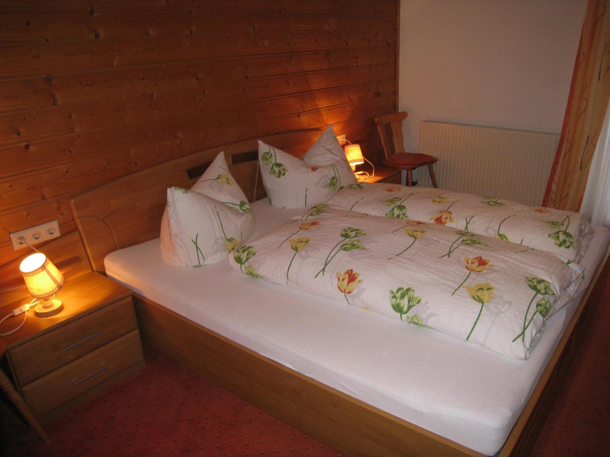 Haus Birgit Hotel Pettneu am Arlberg Exterior photo