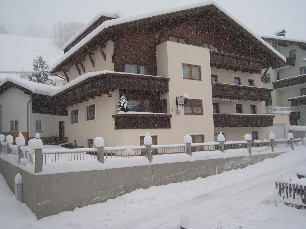Haus Birgit Hotel Pettneu am Arlberg Exterior photo