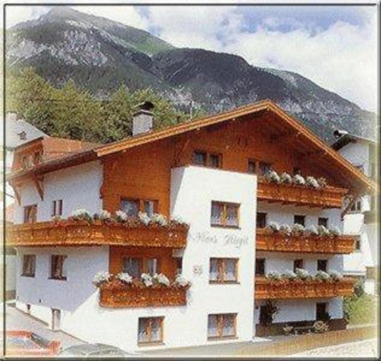 Haus Birgit Hotel Pettneu am Arlberg Exterior photo