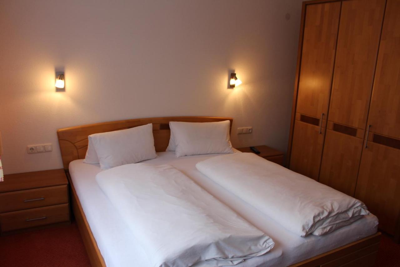 Haus Birgit Hotel Pettneu am Arlberg Exterior photo